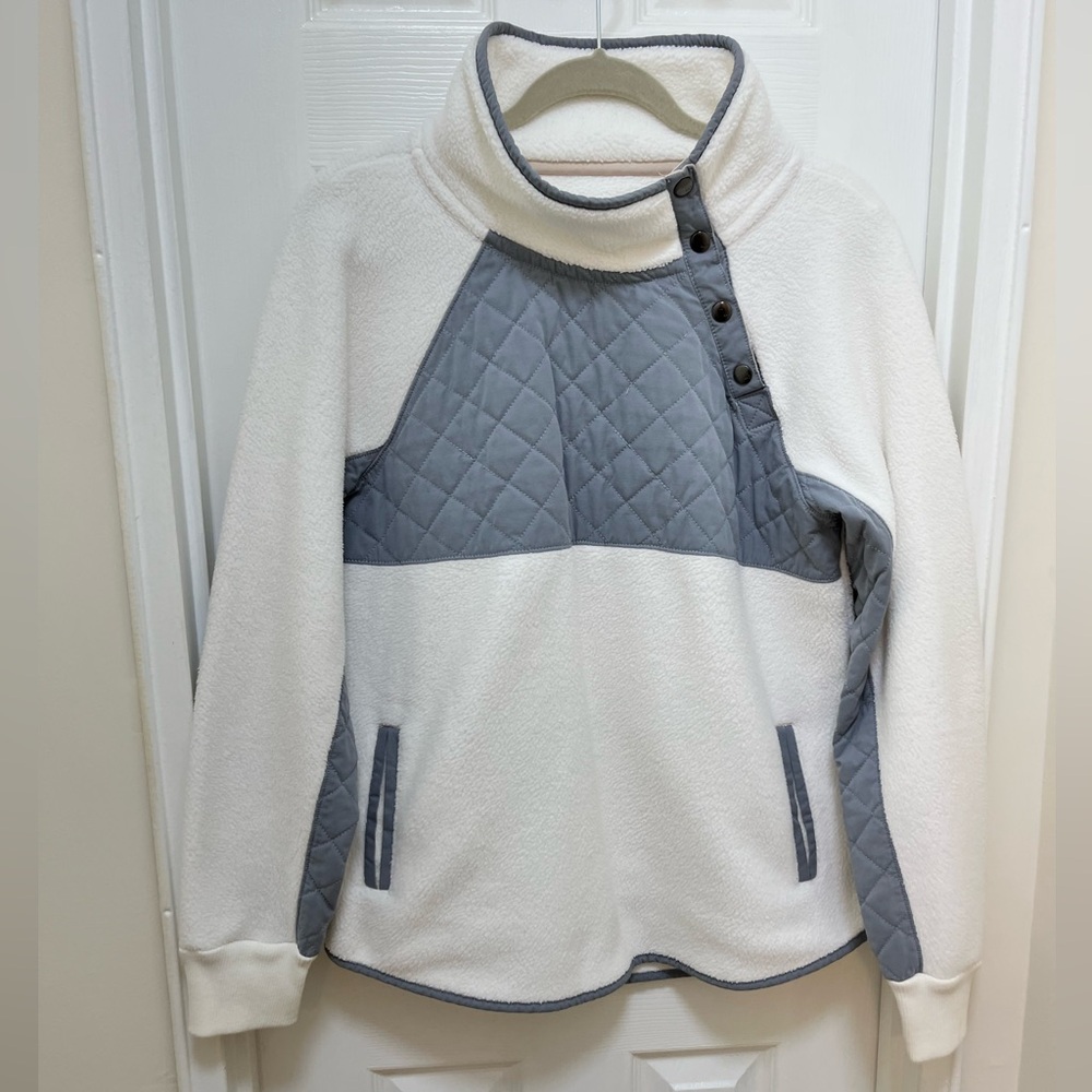 Abercrombie & Fitch Cream and Gray Quilted Pullover